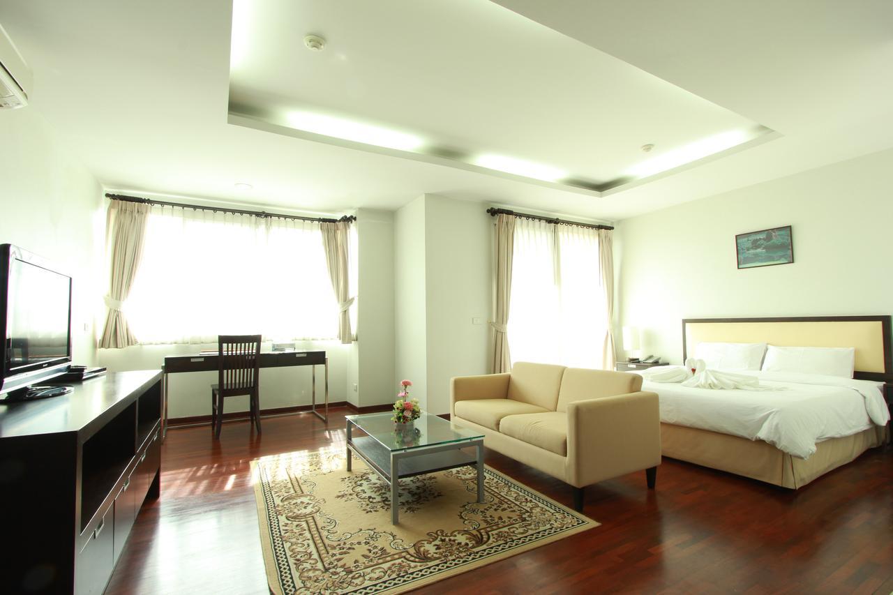 The Park 304 Executive Serviced Apartment Si Maha Phot Eksteriør billede