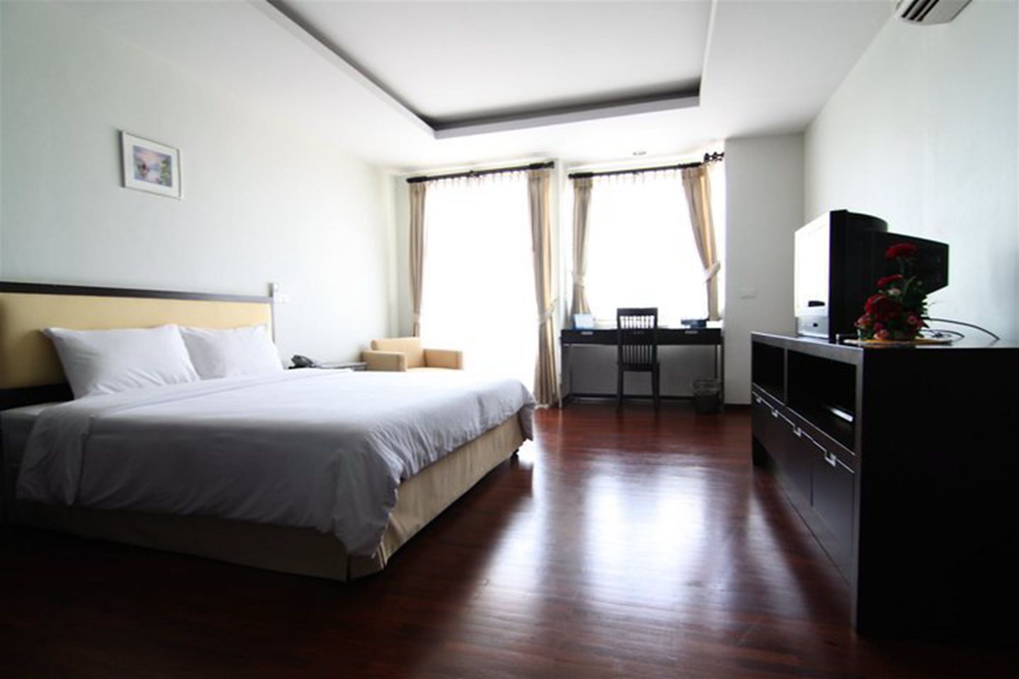 The Park 304 Executive Serviced Apartment Si Maha Phot Eksteriør billede